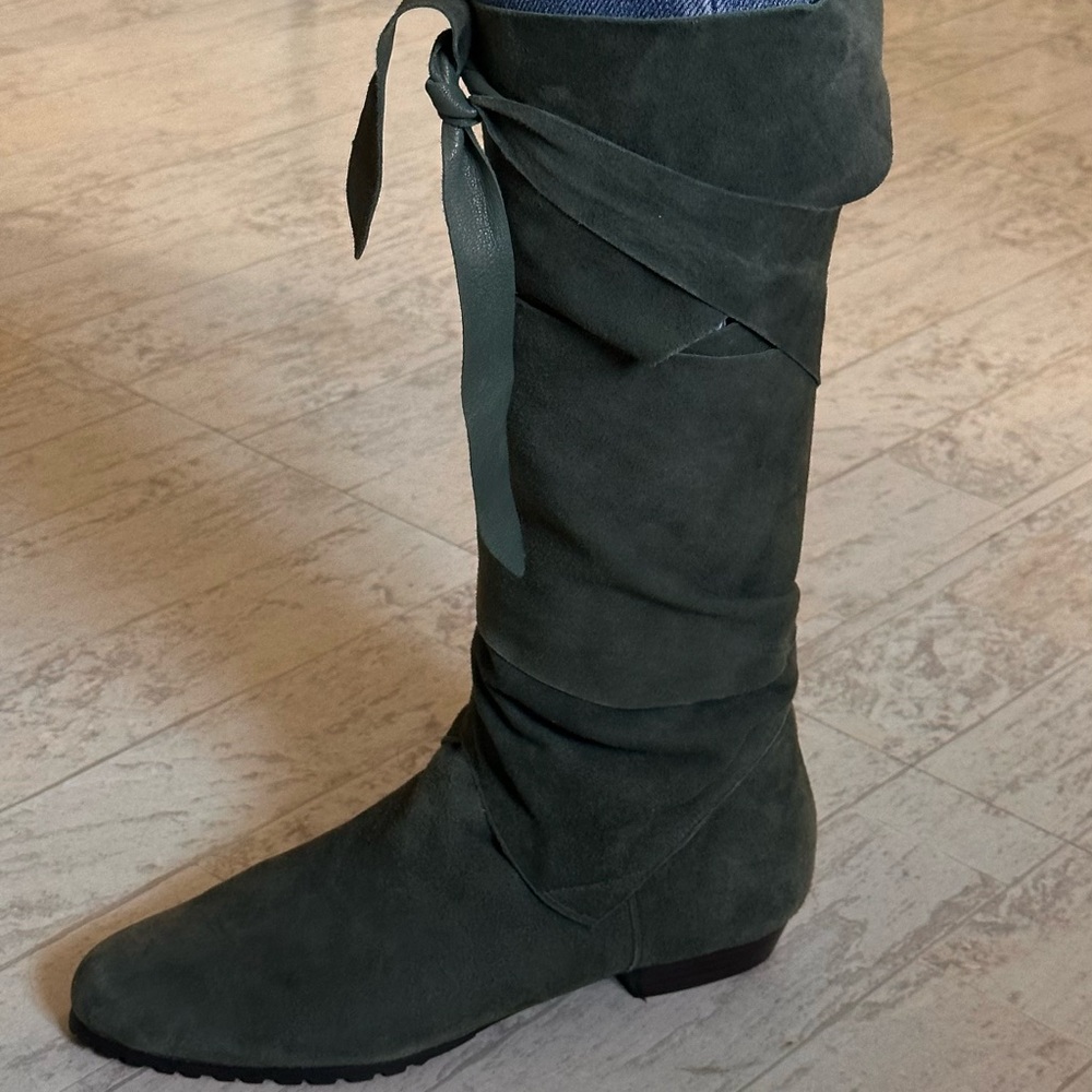 Elegant Dark Green Suede Women's Boots